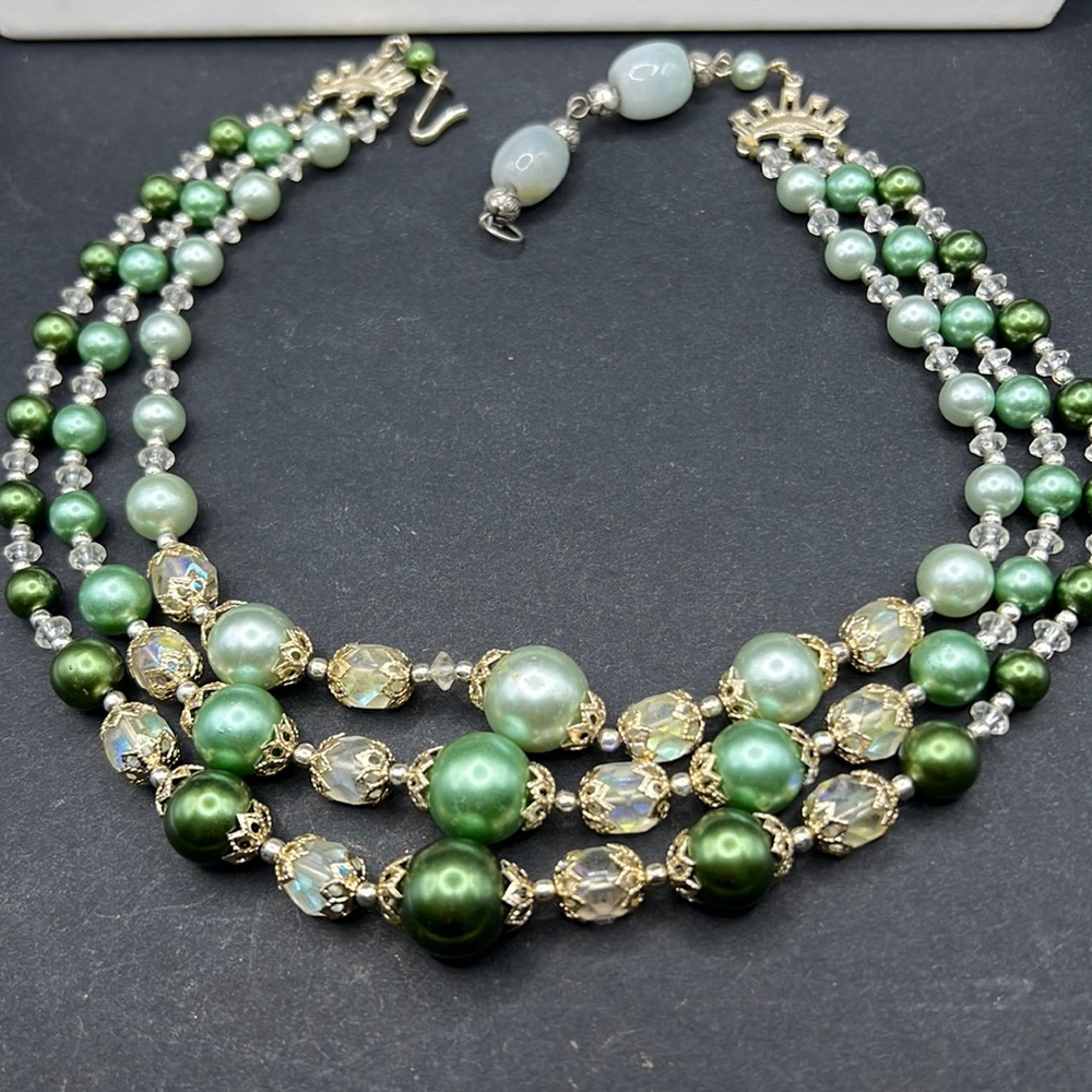 Vintage Japan triple strand green beaded necklace